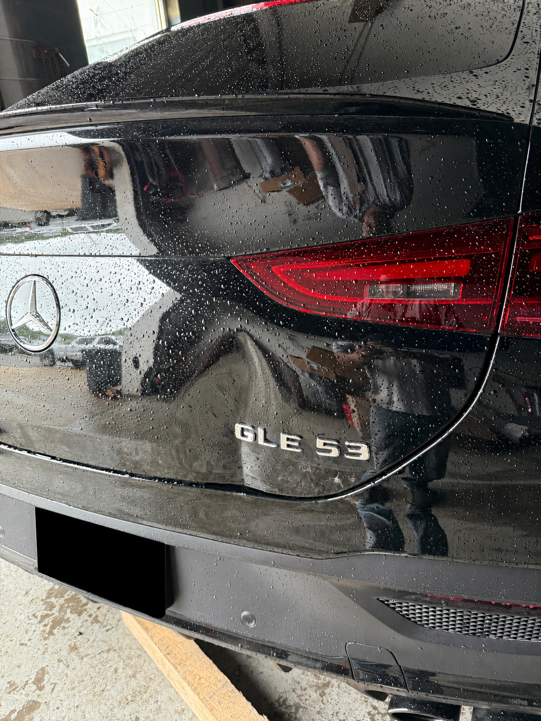 Mercedes-Benz GLE 53 rear repair before completion